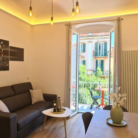 Soni Apartment Специя Екстериор снимка
