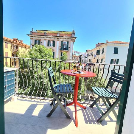 Soni Apartment Специя Екстериор снимка