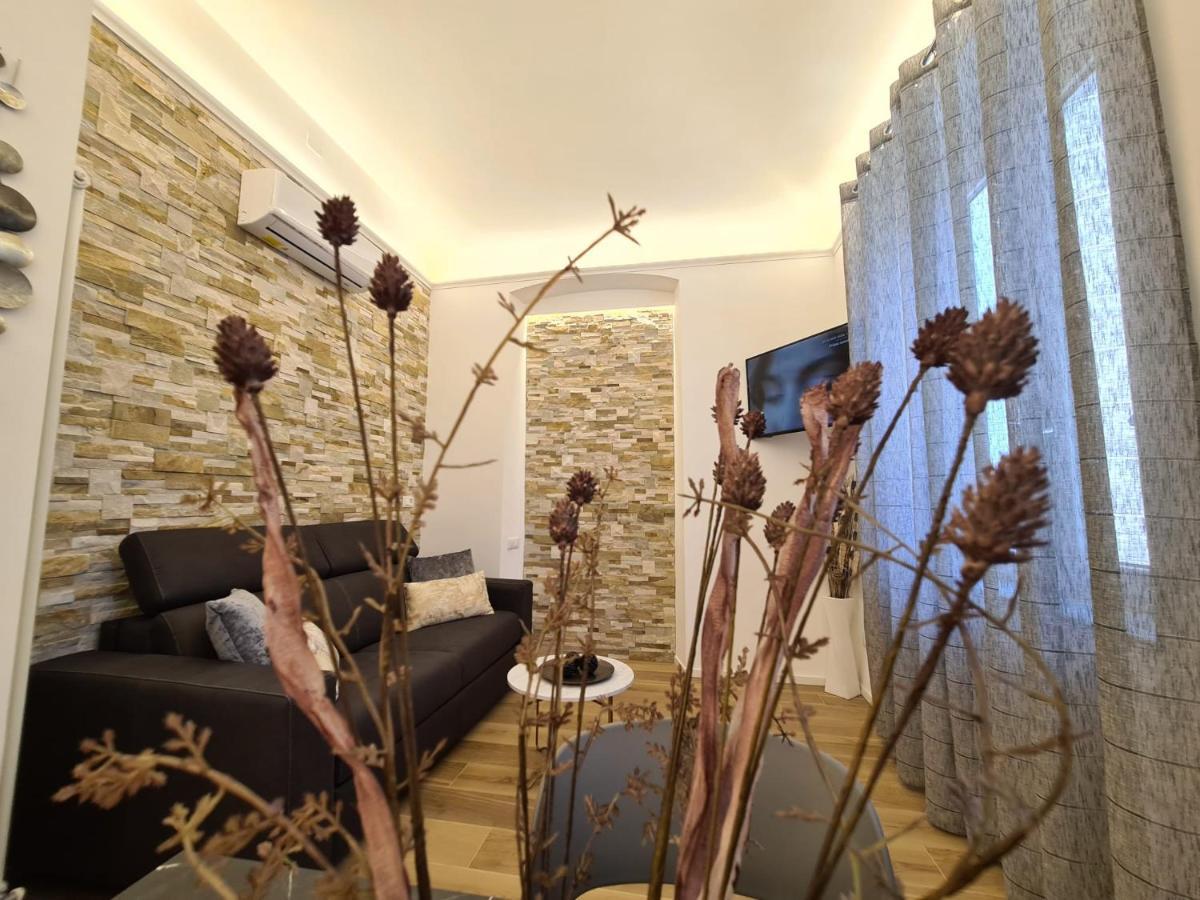 Soni Apartment Специя Екстериор снимка