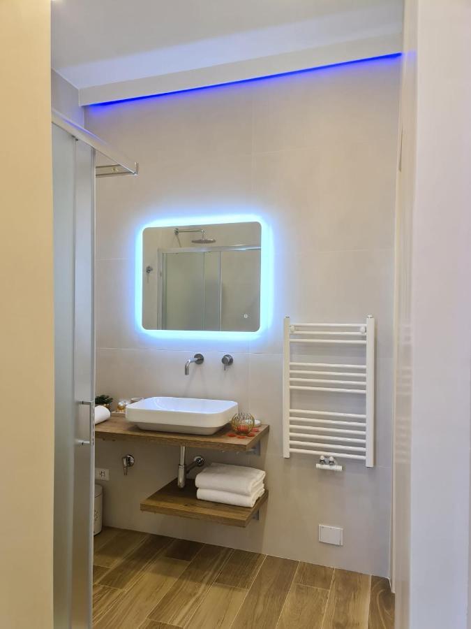 Soni Apartment Специя Екстериор снимка