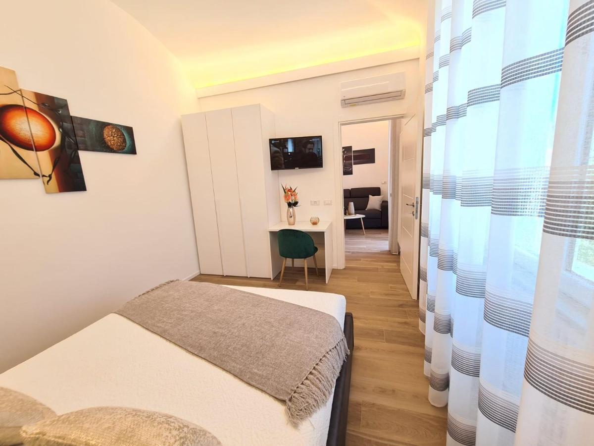 Soni Apartment Специя Екстериор снимка