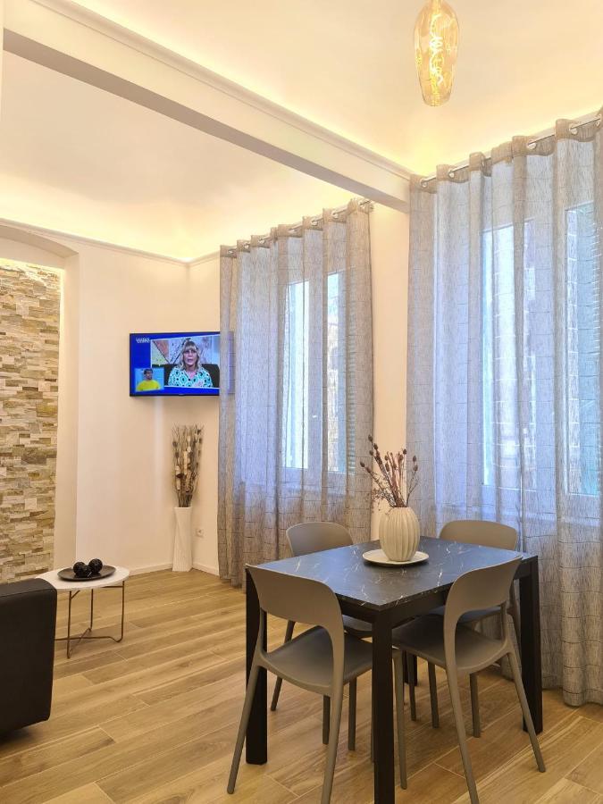 Soni Apartment Специя Екстериор снимка