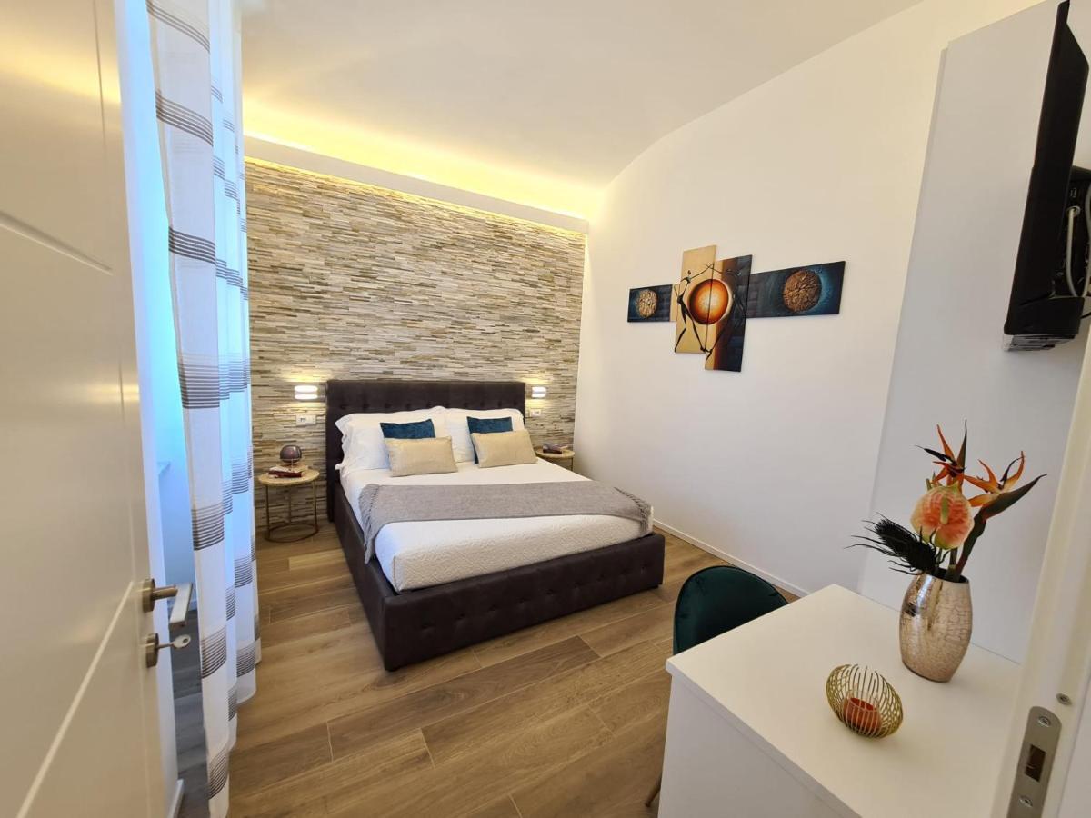 Soni Apartment Специя Екстериор снимка