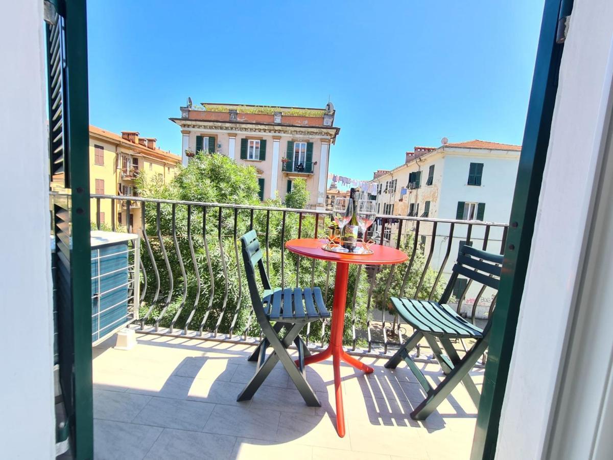 Soni Apartment Специя Екстериор снимка