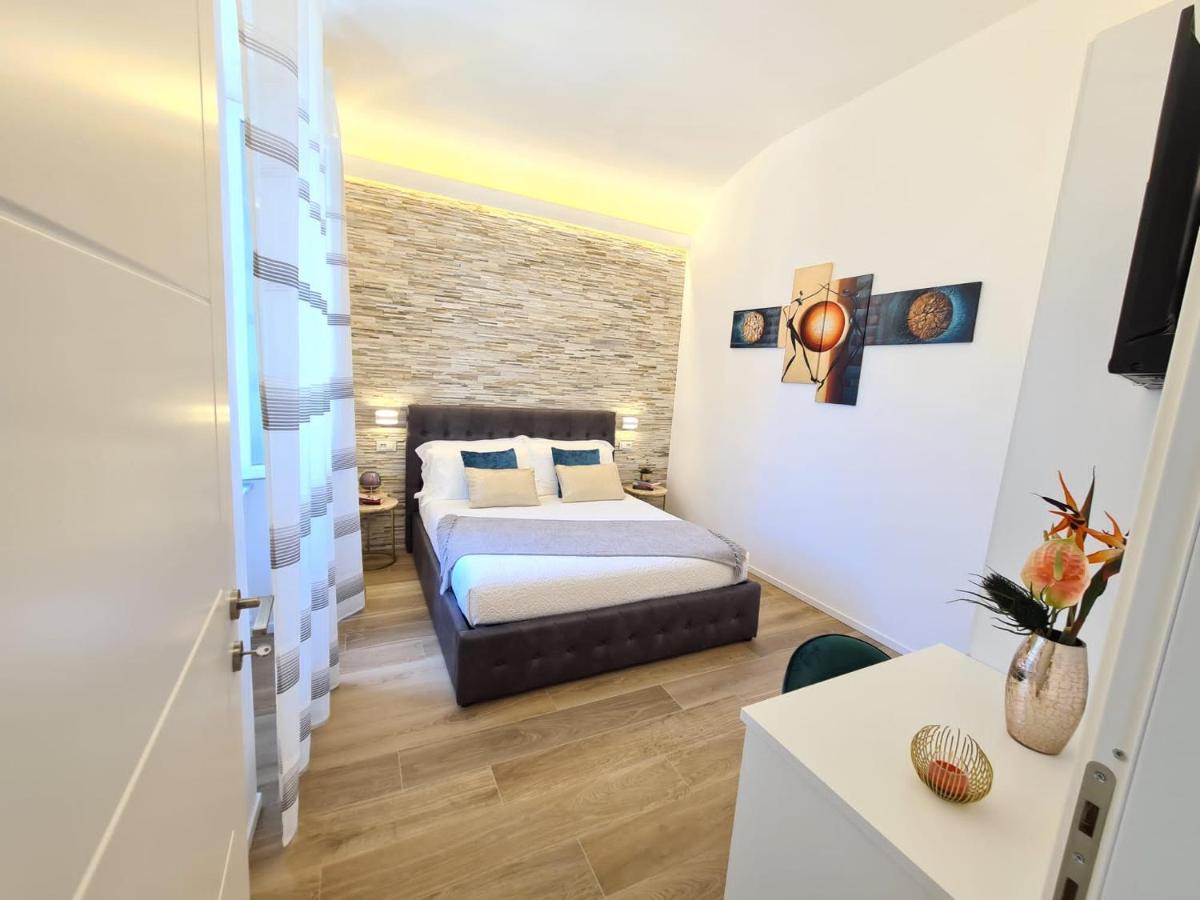 Soni Apartment Специя Екстериор снимка